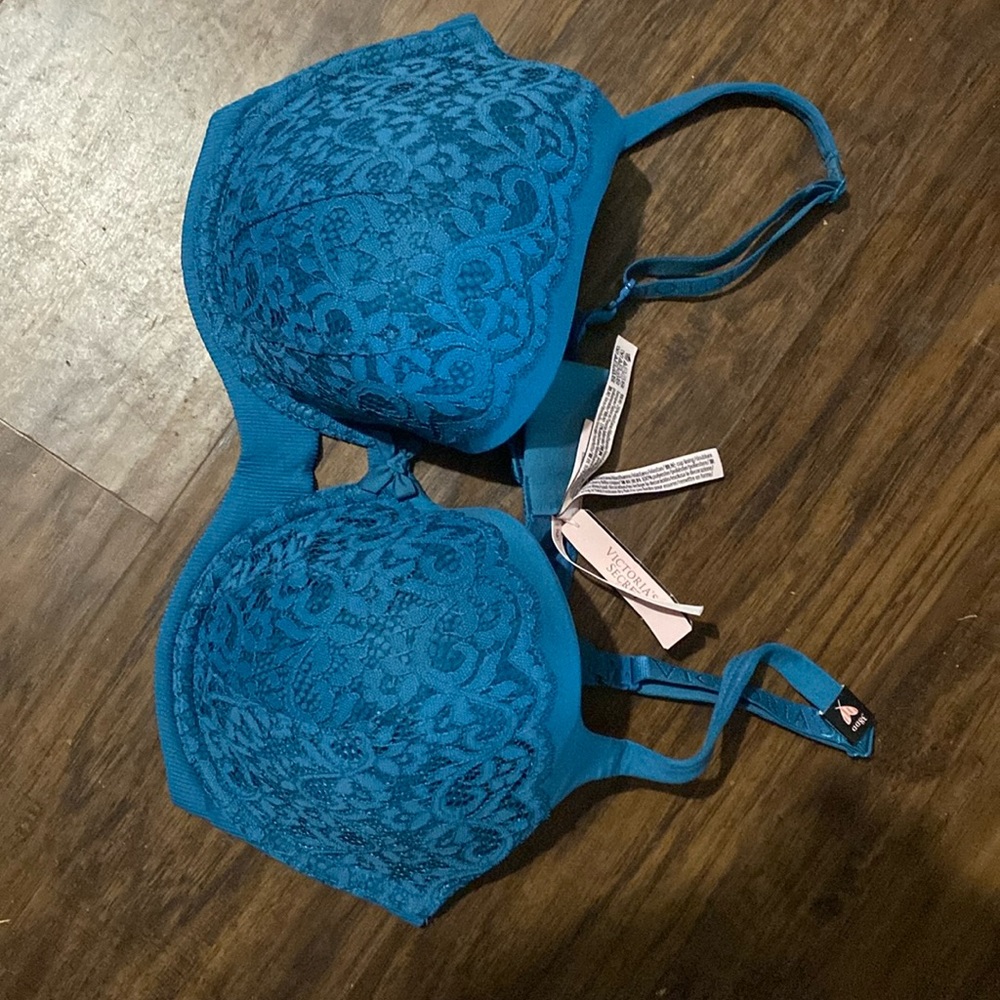 Victoria’s Secret Body by Victoria lined demi bra new with tags 38DD